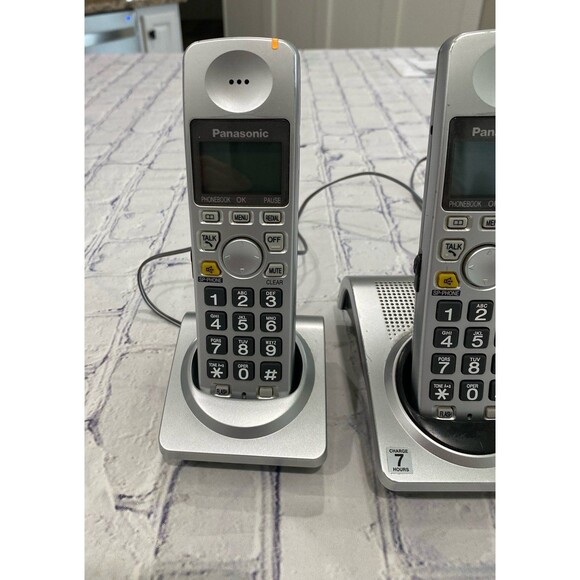 Panasonic KX-TG103S Two (2) Cordless Handset Phones with Bases, Power Cords, - Picture 4 of 11